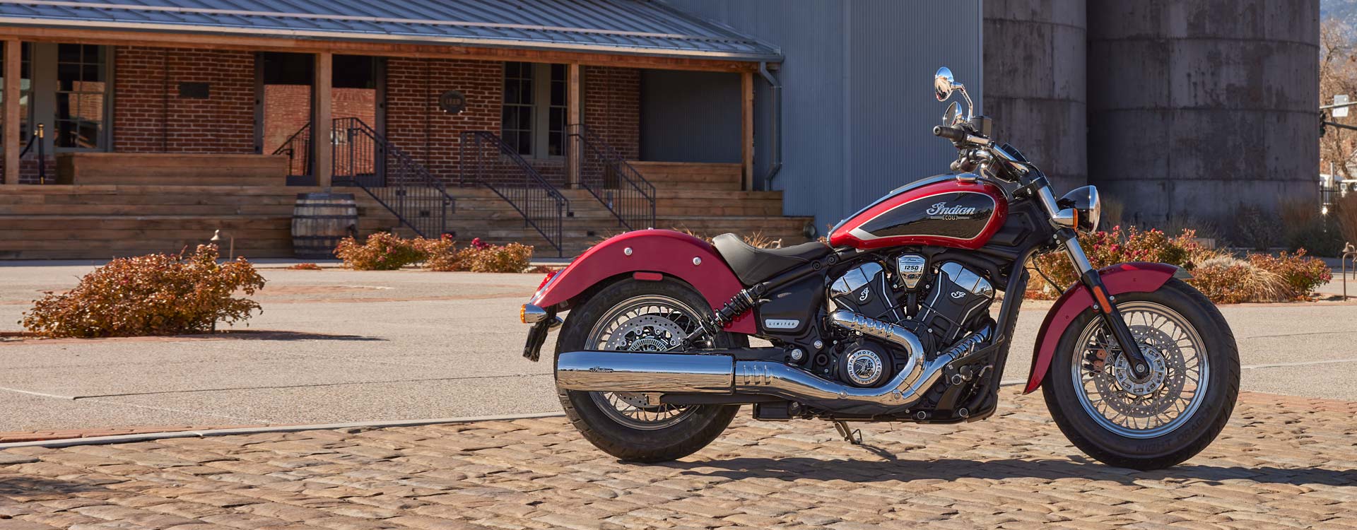Indian Scout Classic क्रूज़र बाइक फ्रंट व्यू